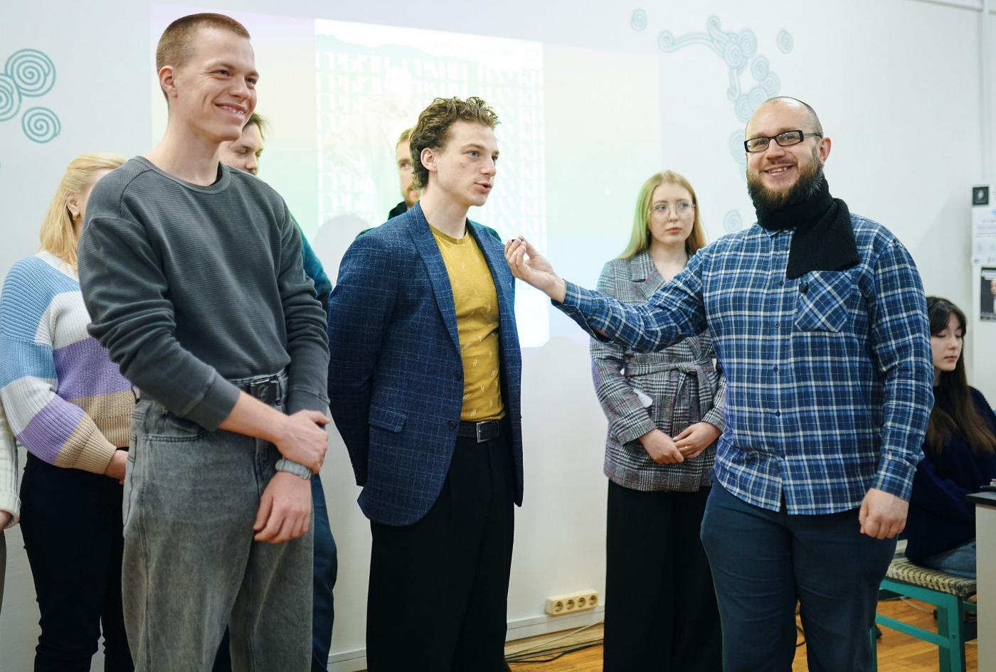Lib-дайджест: презентация проекта «За ширмой тысячного ли», дебаты с ИИ, встреча с писателями-фантастами, афиша клубов